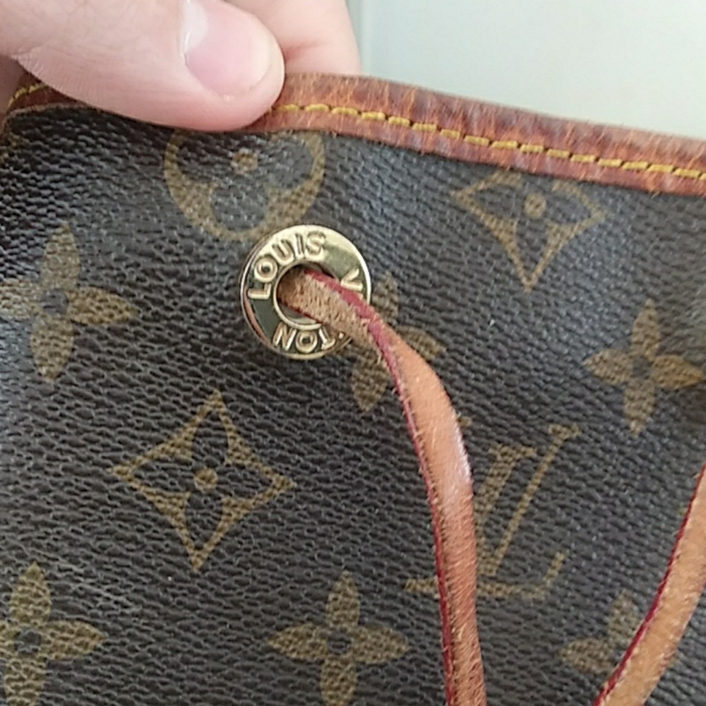 Louis vuitton backpack - Picture 3 of 4